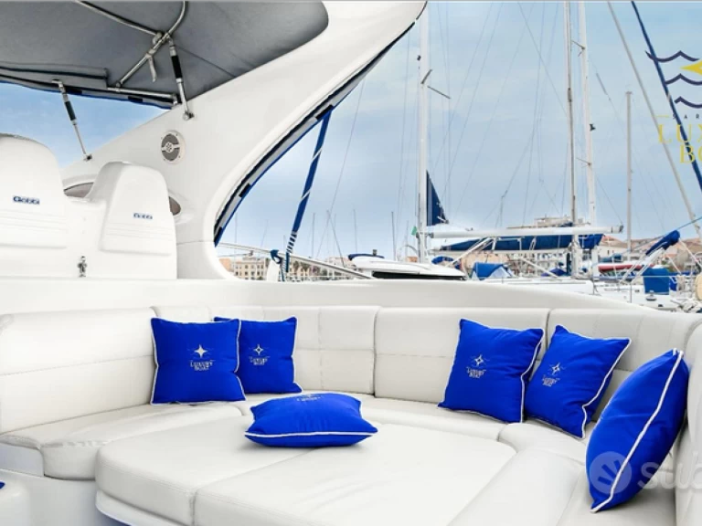 Motorová loď k pronájmu v Puntone za nejlepší cenu