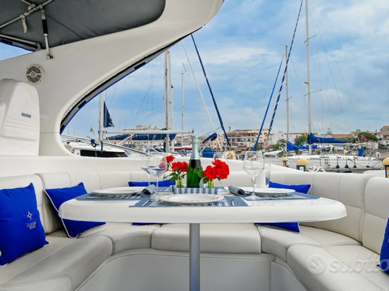 Sealine Sealine S 41 jednotlivci a charterové společnosti v Puntone