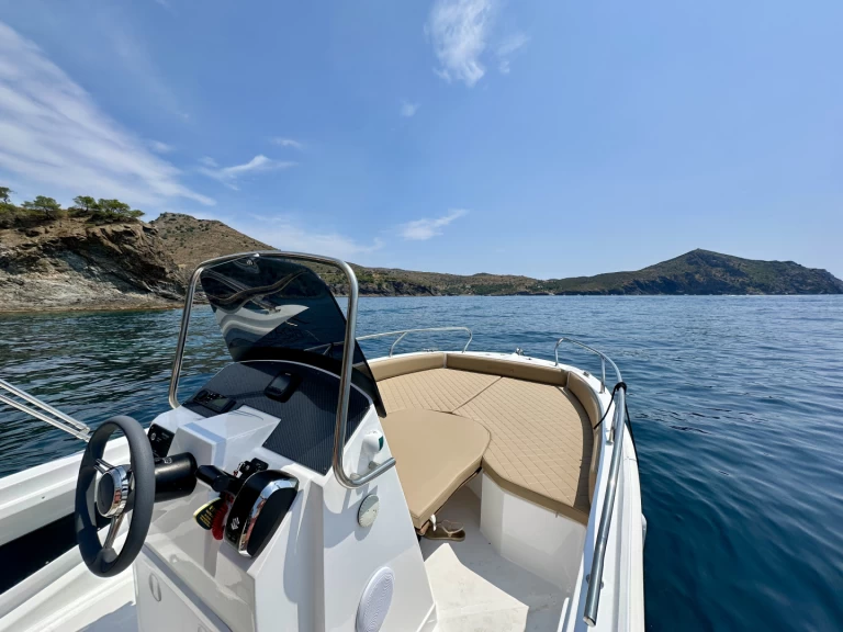 Pronajmout si Barqa Q20 v Roses