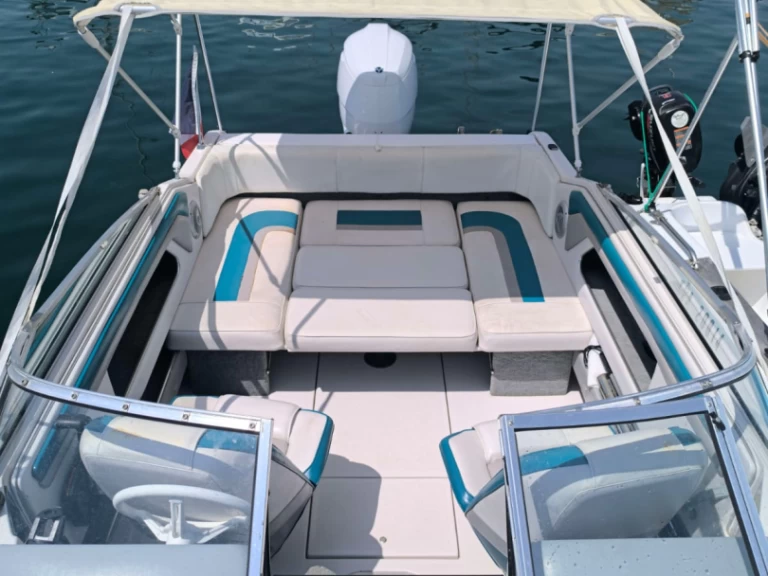 Pronájem lodi Saint Raphael lákavé ceny Sundowner 195