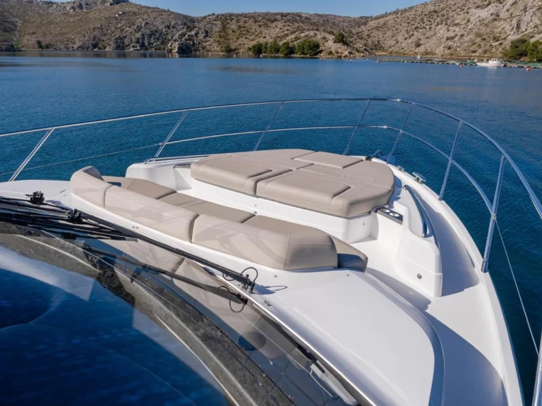 Pronajmout si Princess F55 v Antibes