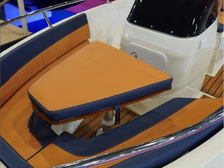 Pronajmout si AM Yacht 500 Open v Benalmádena