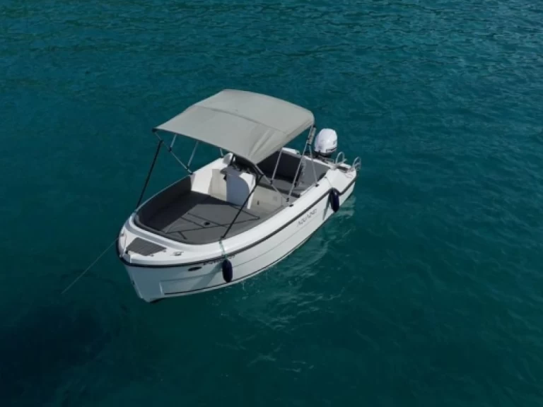 Pronájem lodi FEMIS AQUA24 515 v Alicante na Samboatu