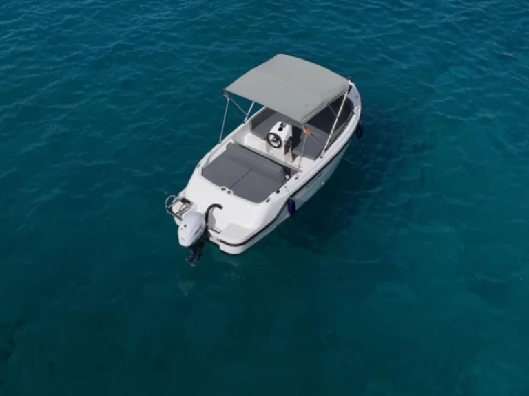 Pronajmout Motorová loď se skipperem či ne FEMIS v Alicante