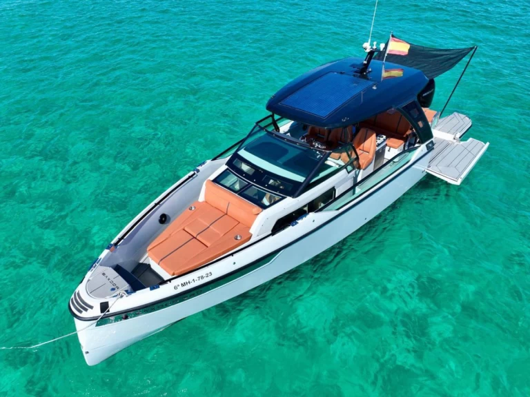 Saxdor Saxdor 320 GTO jednotlivci a charterové společnosti v Palamos