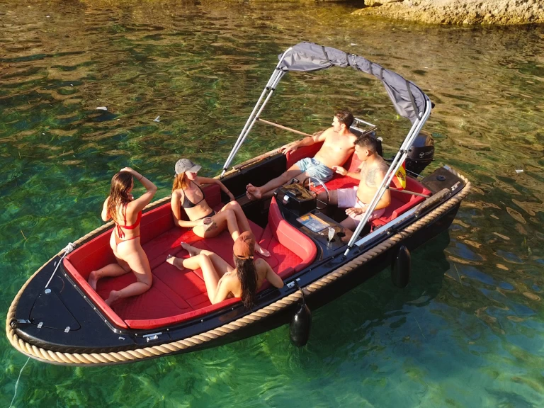 Motorová loď k pronájmu v Sant Antoni de Portmany za nejlepší cenu