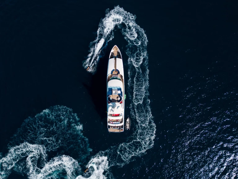 Concept-Marine Custom tri-deck 42 Metre jednotlivci a charterové společnosti v Cannes