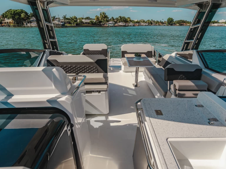 Pronájem lodi Aquila Aquila 32 Sport v Saint Raphael na Samboatu