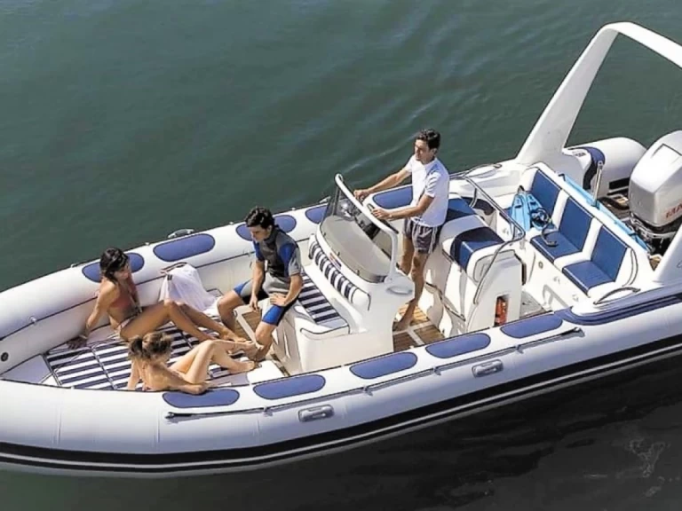 Pronajmout Motorová loď se skipperem či ne Valiant v Arzon