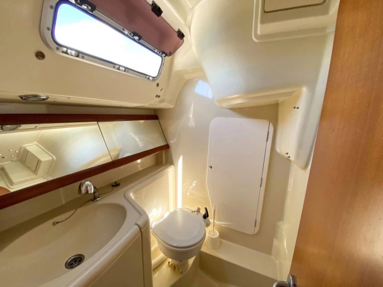 Pronájem lodi Dufour Dufour 325 v Ajaccio na Samboatu