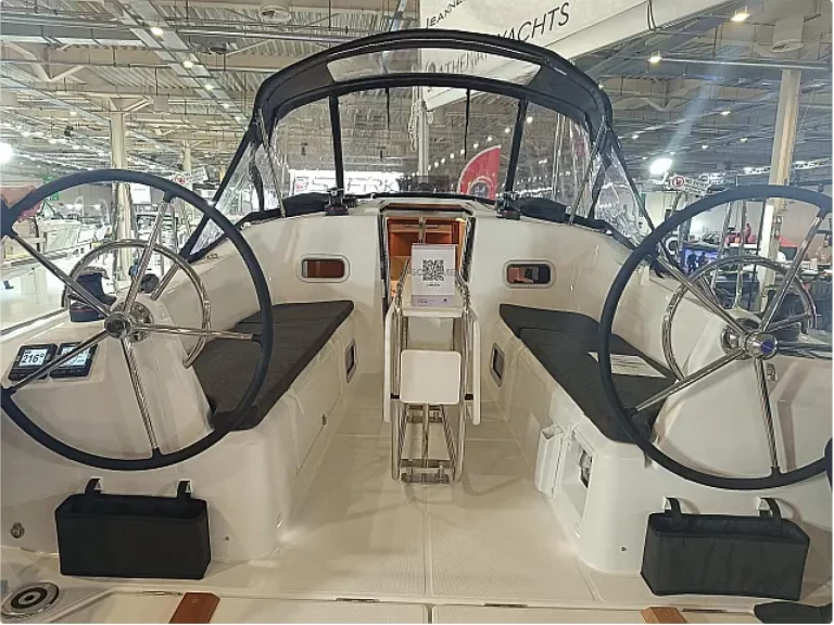 Pronájem lodi Lavrio lákavé ceny Sun Odyssey 350
