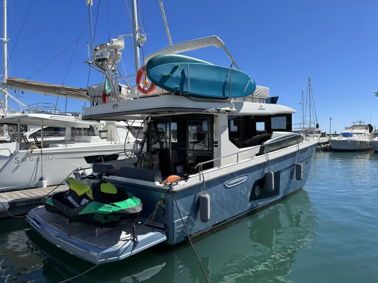 Pronájem Motorová loď Cranchi s licencí