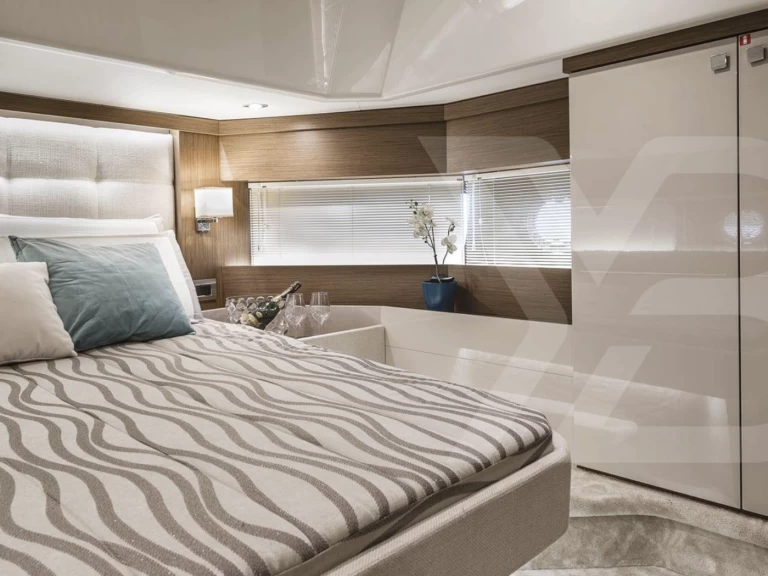 Cranchi Eco Trawler Long Distance 43 jednotlivci a charterové společnosti v Marina de Portimão