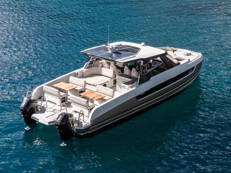 Motorová loď k pronájmu v Saint Raphael za nejlepší cenu