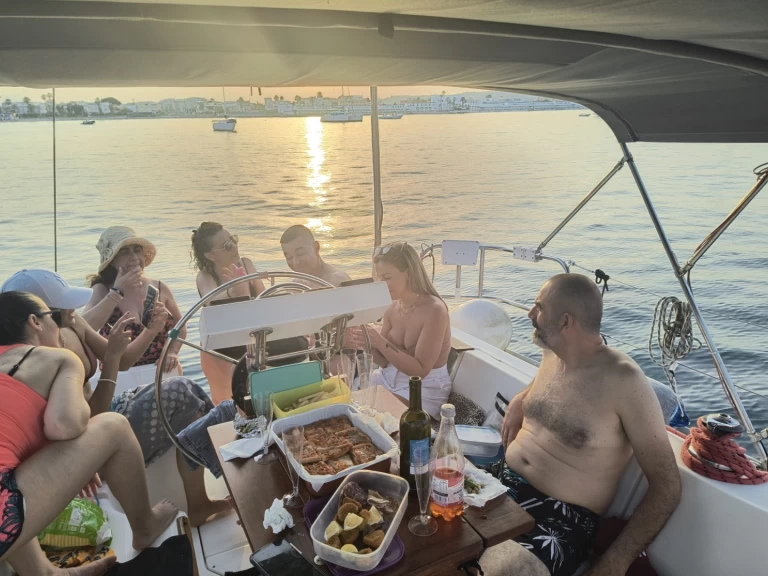 Pronájem Plachetnice Bénéteau s licencí