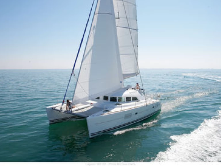 Pronájem lodi Lagoon Lagoon 38 v Bonifacio na Samboatu