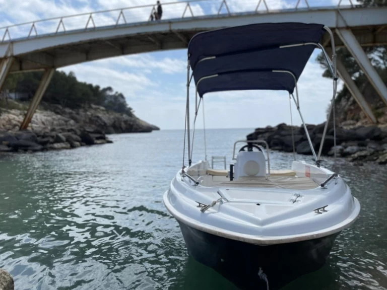 Pronajmout si Compass 400 GT v Bay of Santander
