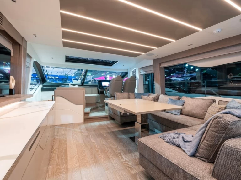 Pronájem Jachta Sunseeker s licencí