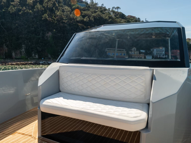 Pronajmout si Rand Escape 30 v Mandelieu-la-Napoule