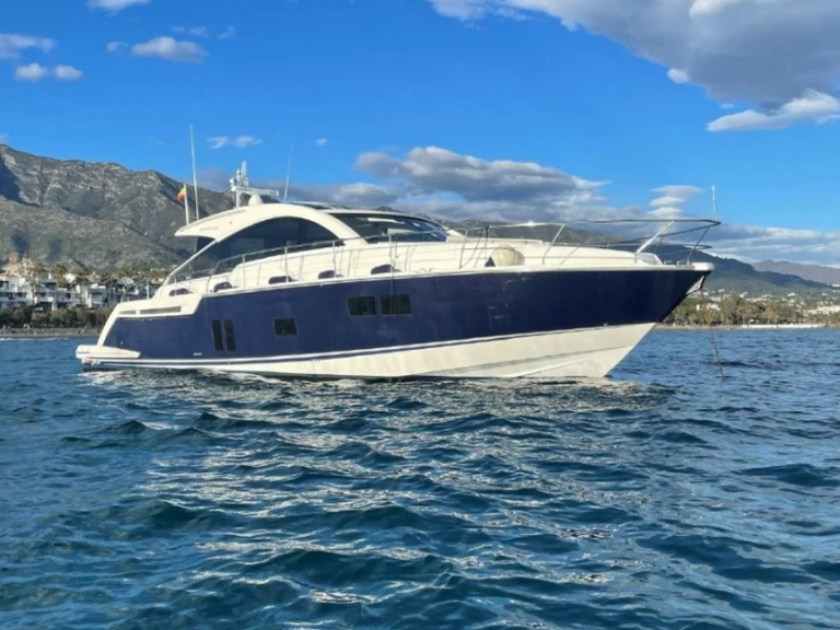 Pronájem Jachta Fairline s licencí