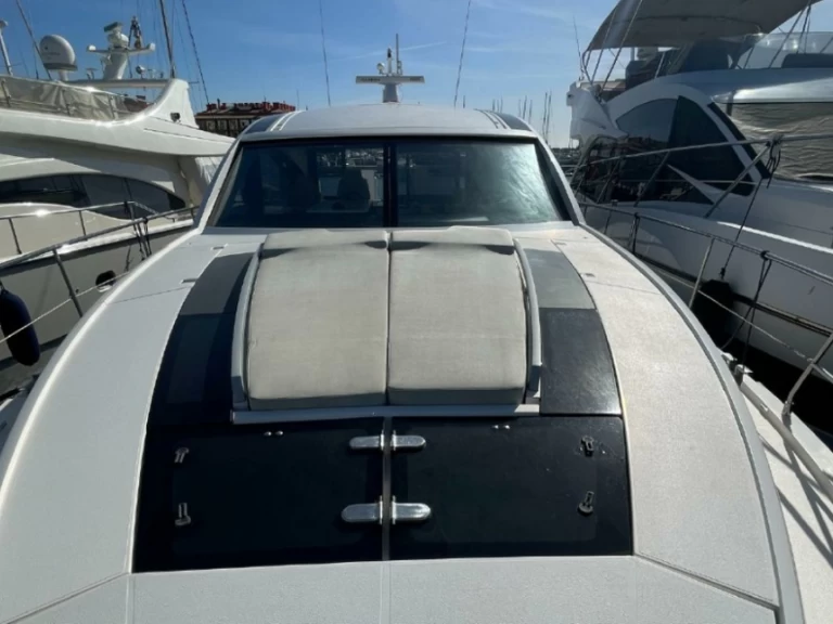 Jachta k pronájmu v Cannes za nejlepší cenu