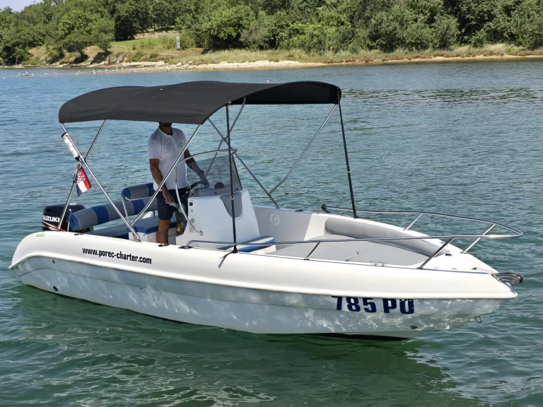 Pronájem Motorová loď Holiday s licencí