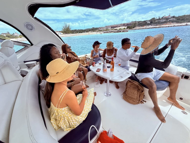 Pronájem lodi Sea Ray SUNDANCER 420 v Turks Islands na Samboatu