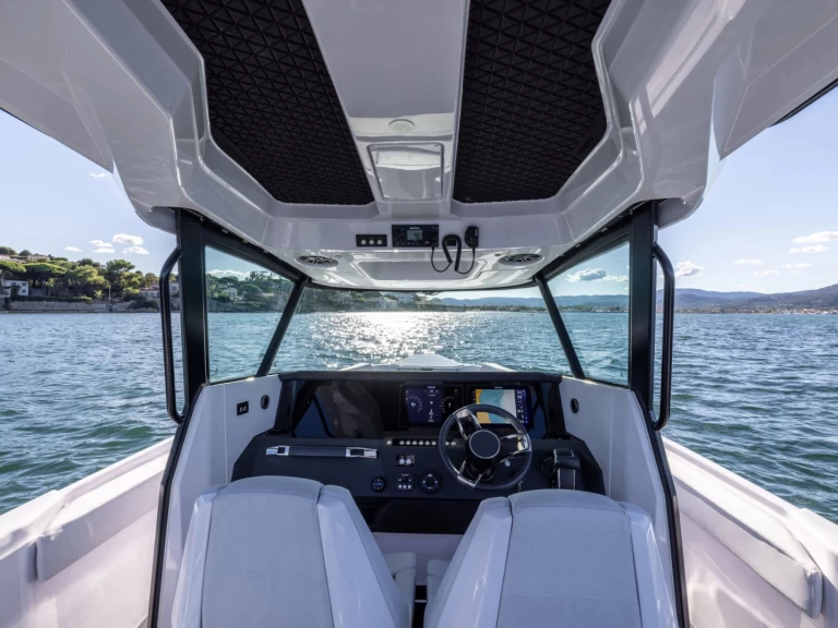 Pronájem lodi Axopar Axopar 29 CCX v Donji Seget na Samboatu