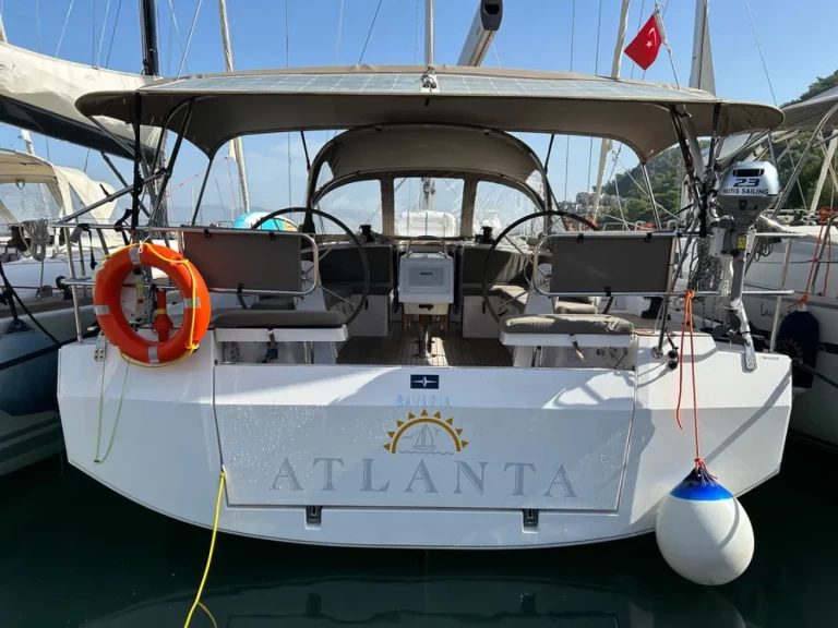 Bavaria Bavaria C42 jednotlivci a charterové společnosti v Fethiye