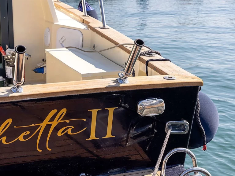 Pronajmout si  Motorboat v Trapani