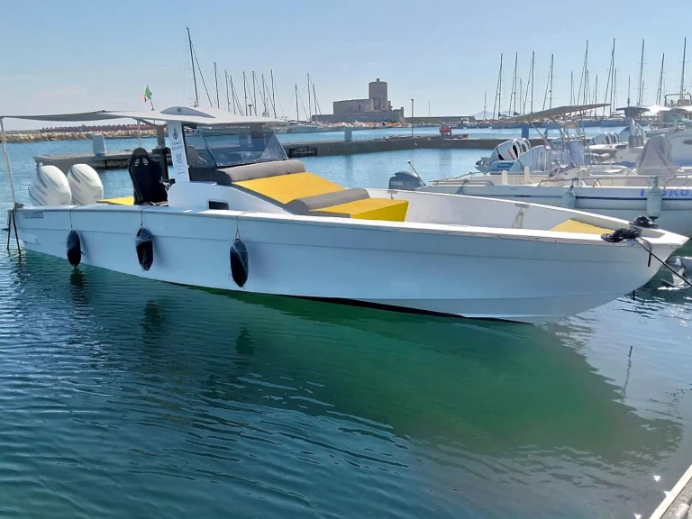 Pronajmout Motorová loď se skipperem či ne  v Trapani