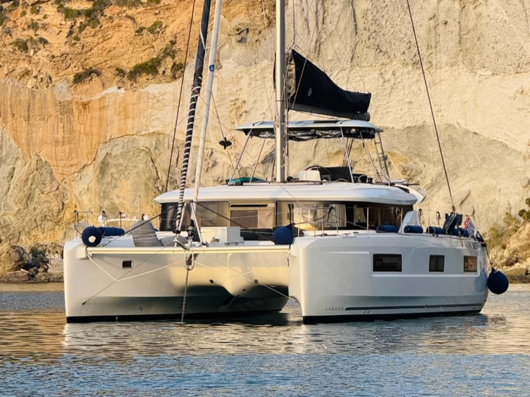 Pronájem lodi Lagoon Lagoon 46 v Cugnana Verde na Samboatu