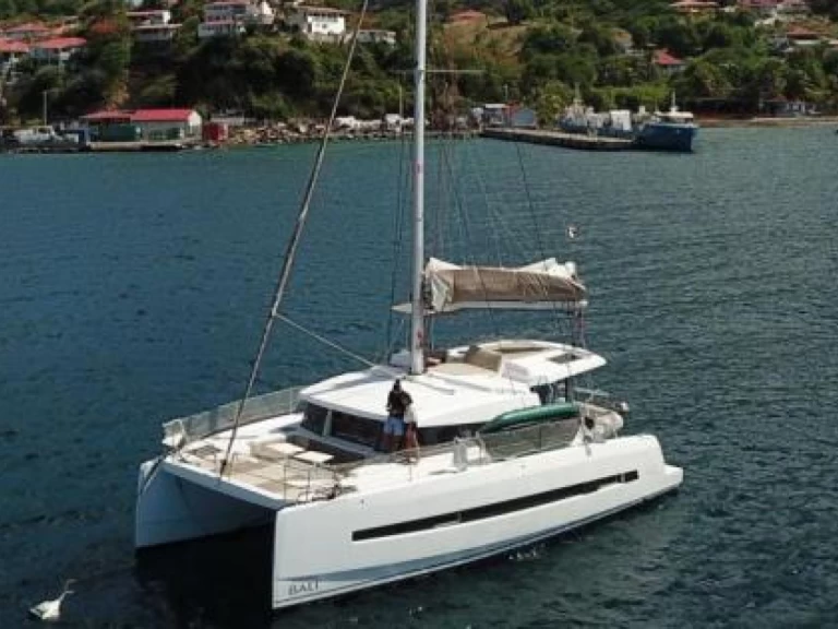 Pronájem lodi Catana Bali 4.0 v Le Marin na Samboatu