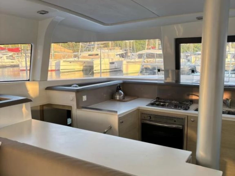 Katamarán k pronájmu v Le Marin za nejlepší cenu