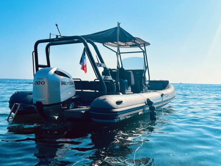 Highfield Highfield Sport 700 jednotlivci a charterové společnosti v Le Brusc