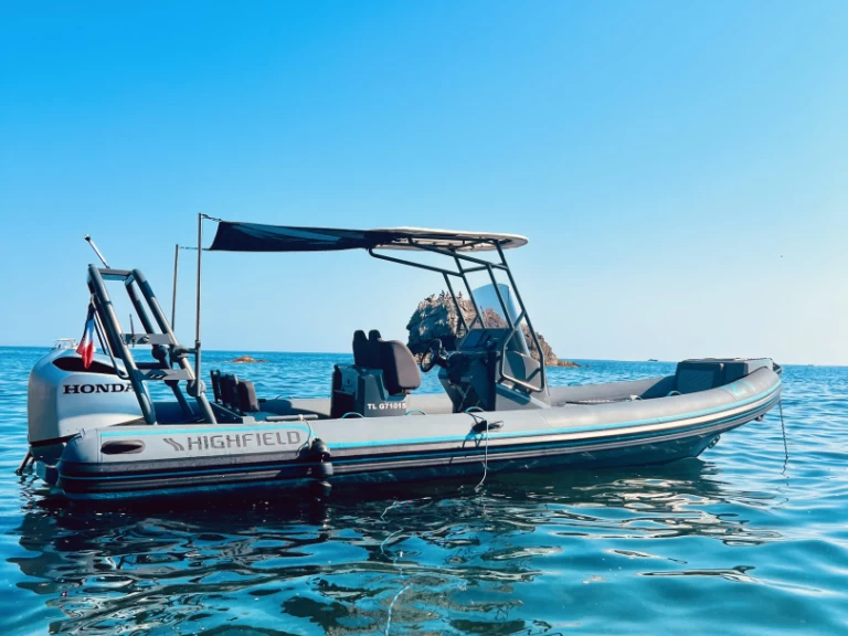 Pronajmout Polotuhá loď se skipperem či ne Highfield v Le Brusc