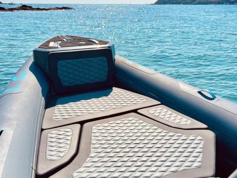 Pronájem Polotuhá loď Highfield s licencí