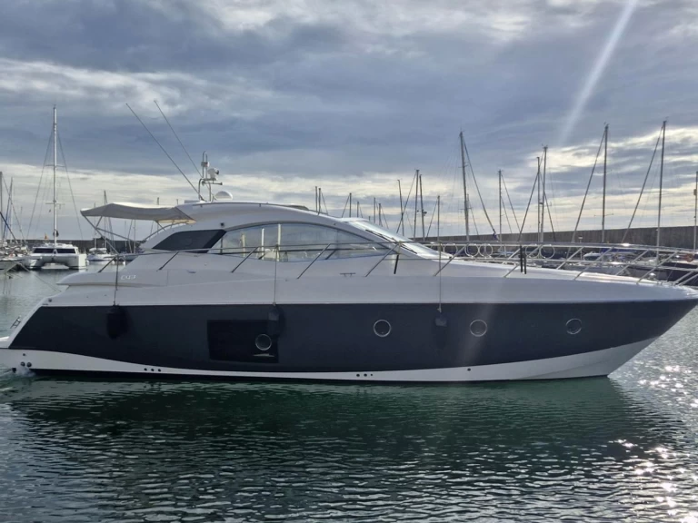 Pronajmout si Sessa Marine sessa c43 v Palamos