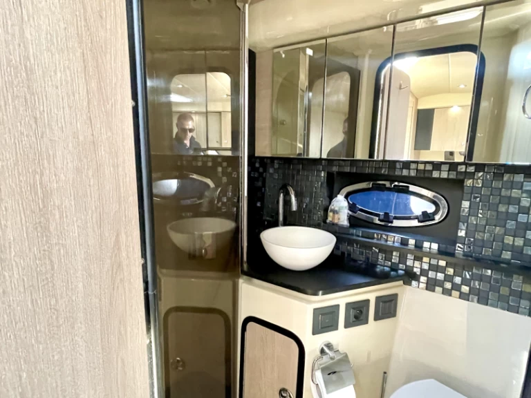 Pronajmout Jachta se skipperem či ne Cruisers v Hyeres