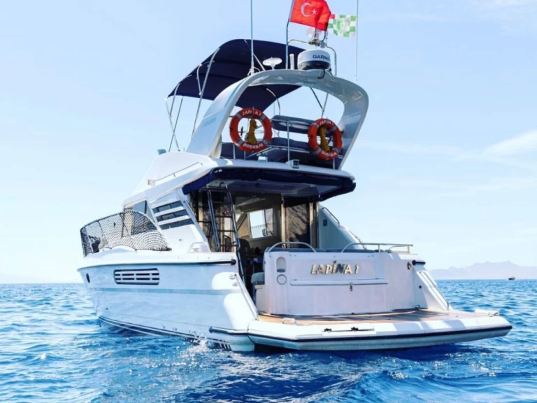 Pronajmout Motorová loď se skipperem či ne Fairline v Bodrum