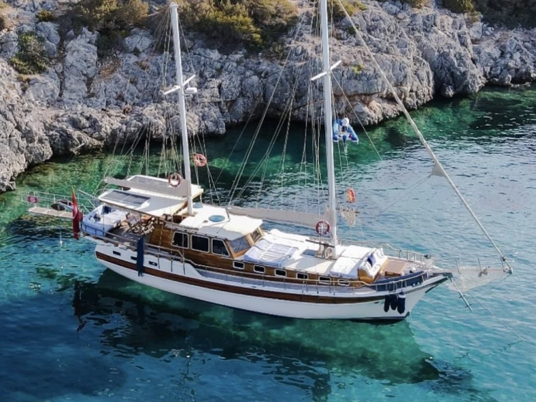 Pronajmout si Custom Gulet-Motor Sailor Custom v Bodrum harbour
