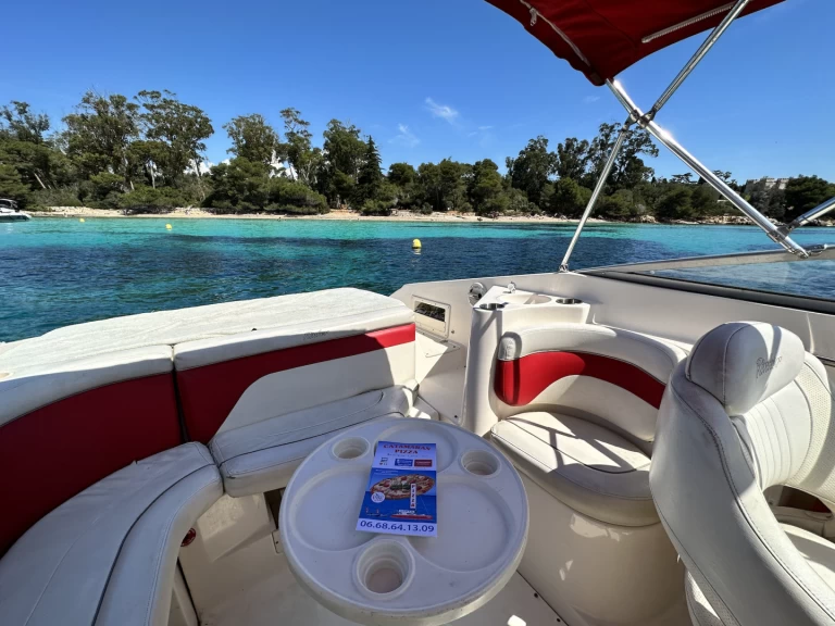 Pronajmout si Rinker Captiva 232 Cudy v Vieux Port de Cannes