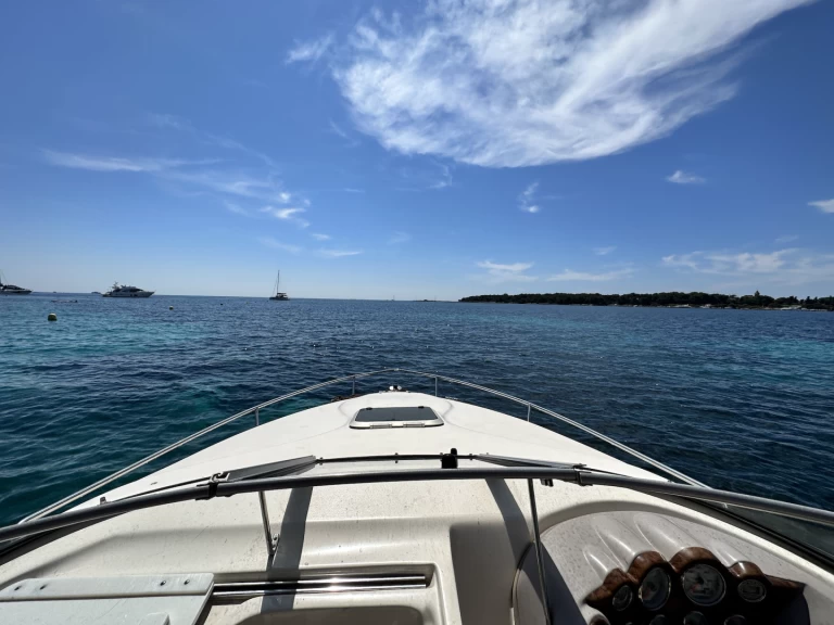 Pronájem lodi Vieux Port de Cannes lákavé ceny Captiva 232 Cudy