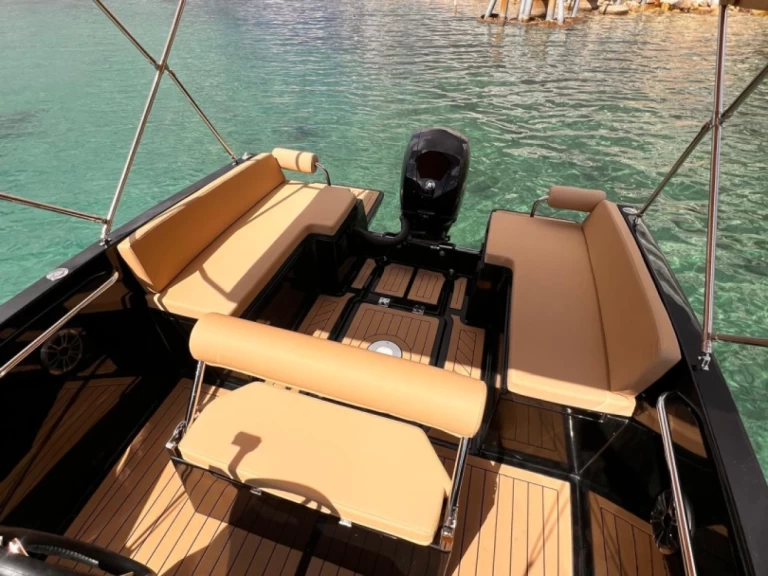 Pronájem lodi Santa Eularia des Riu lákavé ceny Nuva M6