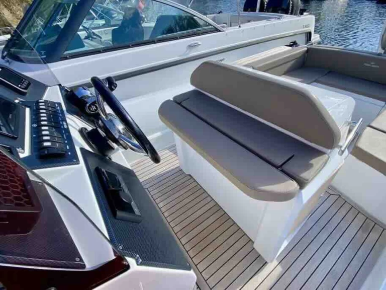 Pronájem jachty v Palermo -Renier Renier R8 Tourer na Samboatu