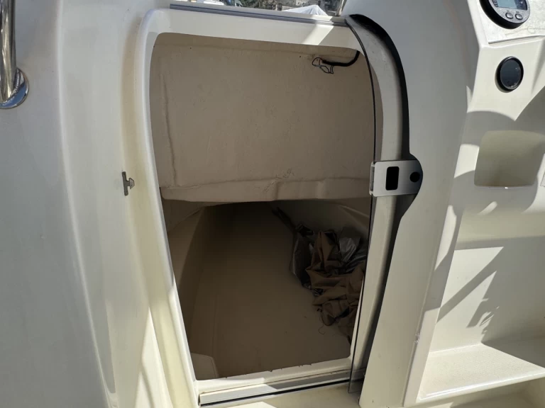 Motorová loď k pronájmu v La Madrague za nejlepší cenu