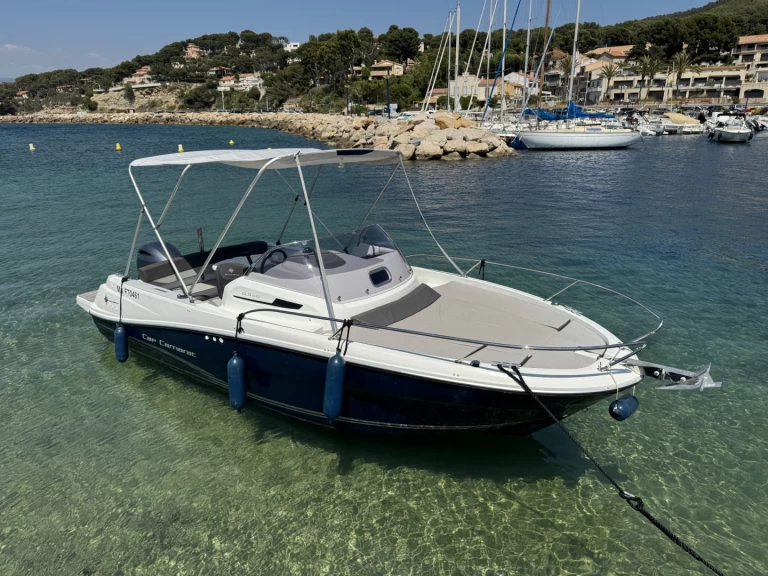 Pronajmout si Jeanneau Cap Camarat 6.5 WA v La Madrague
