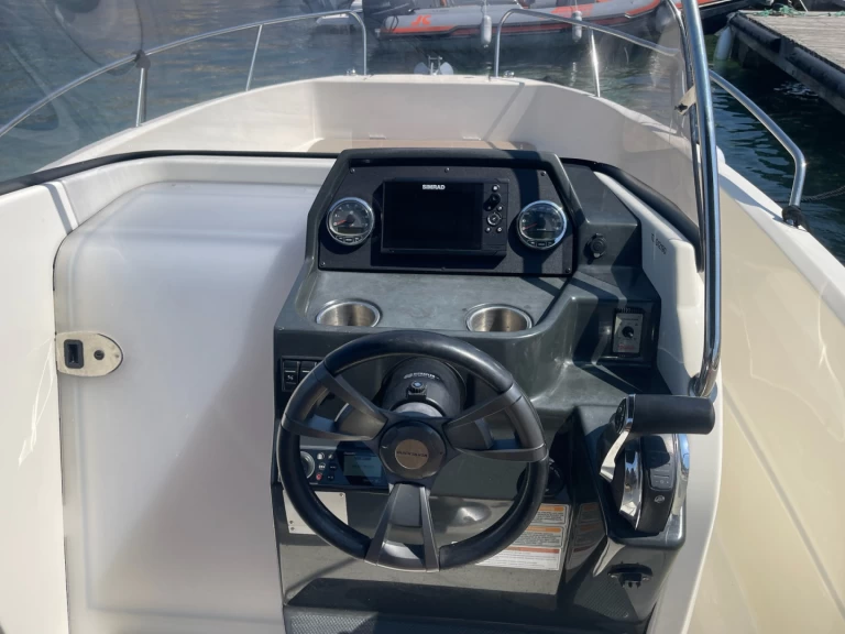 Pronajmout Motorová loď se skipperem či ne Quicksilver v La Madrague