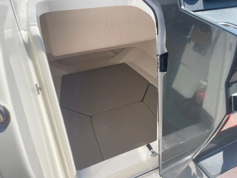 Pronájem Motorová loď Quicksilver s licencí