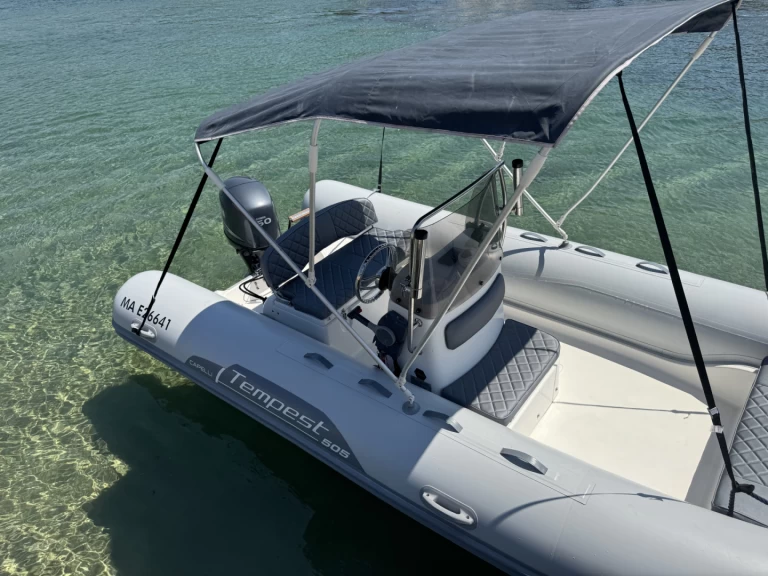 Pronájem lodi La Madrague lákavé ceny Tempest 505 Easy